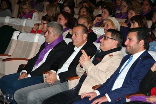 2015 Türkiye’Sinde Kadın
 - 51