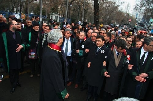 Polis Devleti Değil Hukuk Devleti

 - 60