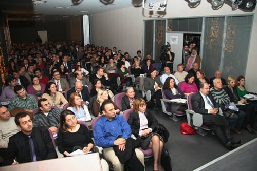 Uluslararası Ödeme Aracı Olan Çekin Ceza Yasası Kapsamına Alınması Eleştirildi

 - 13