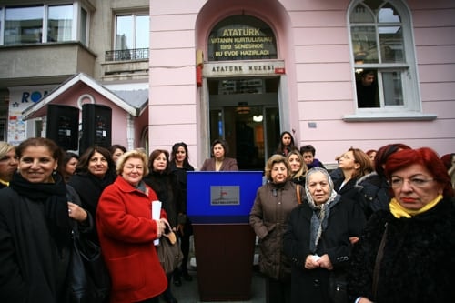 Kadına Yönelik Şiddetin Ortadan Kaldırılması İçin  Uluslar Arası Dayanışma Günü
