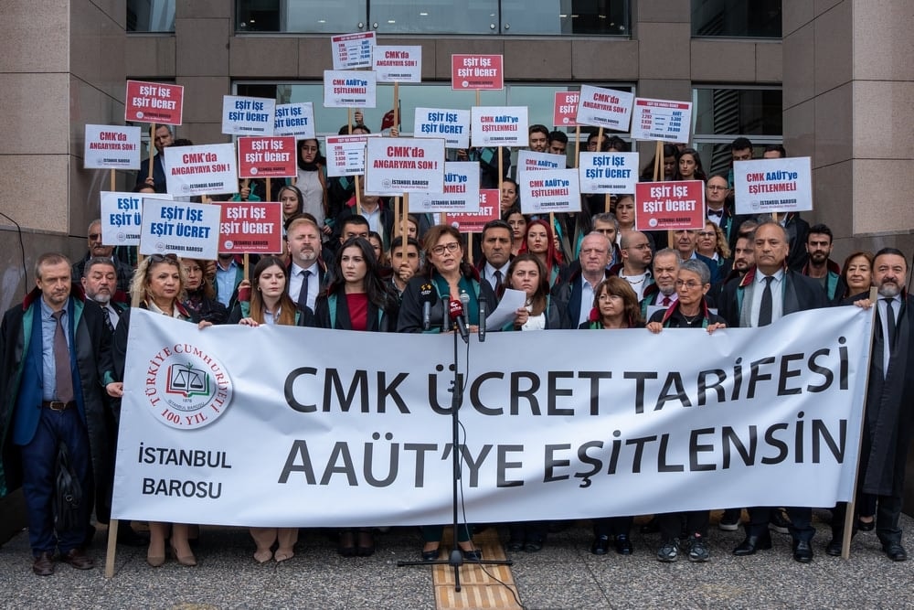 İstanbul Barosu'ndan CMK Ücret Tarifelerinin AAÜT'ye Yükseltilmesi için Çağlayan Adliyesi Önünde Basın Açıklaması - 5