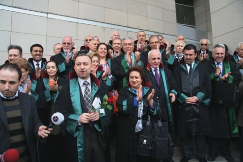 Adalet Dilenmiyoruz: Direniyoruz!
 - 21