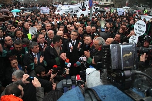 Polis Devleti Değil Hukuk Devleti

 - 95