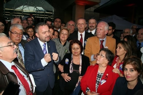 Ümit Kocasakal İstanbul Barosu Başkanlığına Yeniden Seçildi 

 - 365