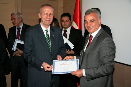 Hukuk Eğitimi Büyük Bir Kaosa Sürüklenmiştir - 106