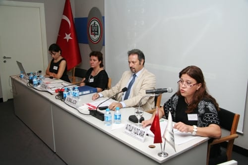 Sağlık Çalışanları, Diğerlerinden
16 Kat Daha Fazla Şiddet Görüyor - 14