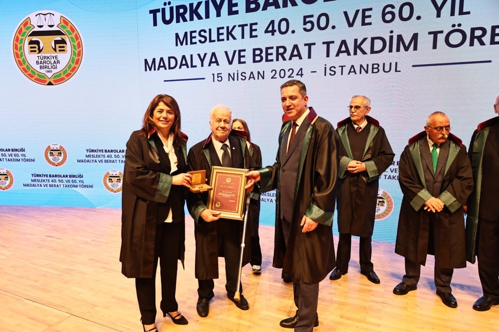 Meslekte 40, 50 ve 60 Yılını Dolduran Meslektaşlarımıza Plaket Verildi - 173