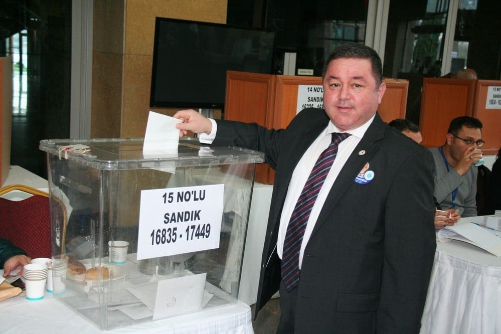 Başkan Durakoğlu Güven Tazeledi - 384