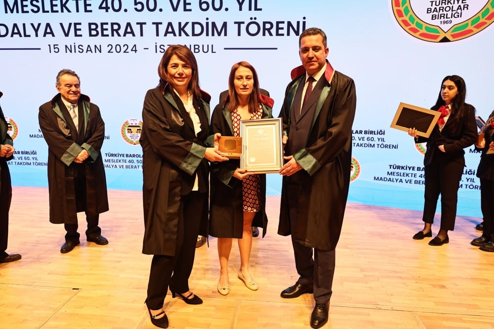 Meslekte 40, 50 ve 60 Yılını Dolduran Meslektaşlarımıza Plaket Verildi - 234