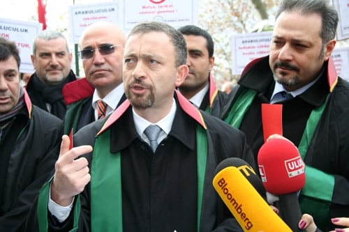 Cübbemize, Vatandaşın Hakkına Ve Hukukuna Sahip Çıkıyoruz! 

Arabuluculuğa Geçit Yok!  - 8