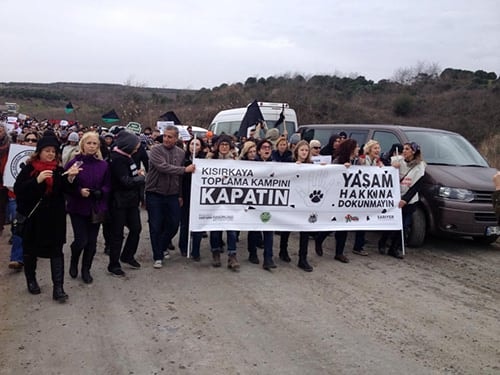 Bütün Toplama Ve Tecrit Kampları Kapatılmalıdır

 - 1