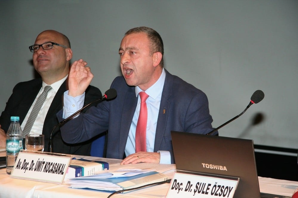 Hukuksal Gerçeklikler Bağlamında Anayasa Değişikliği - 70