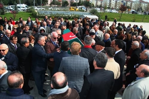 Örnek İnsan Av. Ekrem Erdal Üner’İ Son Yolculuğuna Uğurladık
 - 28