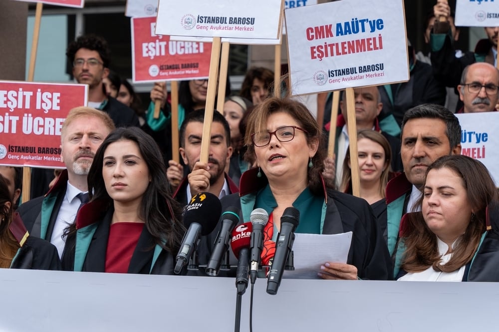 İstanbul Barosu'ndan CMK Ücret Tarifelerinin AAÜT'ye Yükseltilmesi için Çağlayan Adliyesi Önünde Basın Açıklaması - 4