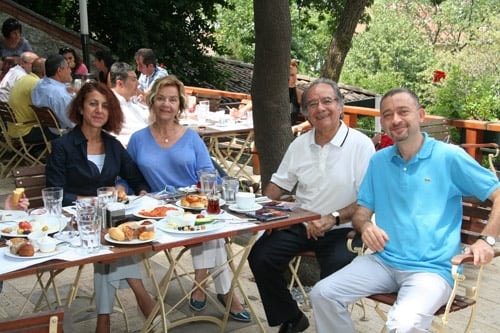 Staj Eğitim Merkezi Eğitmen Meslektaşlarımız Kahvaltıda Bir Araya Geldi
 - 17