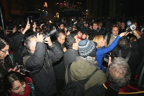 Avukata, Savunmaya Barolara Yapılan Saldırılar Düzenlenen Yürüyüşle Protesto Edildi

 - 16