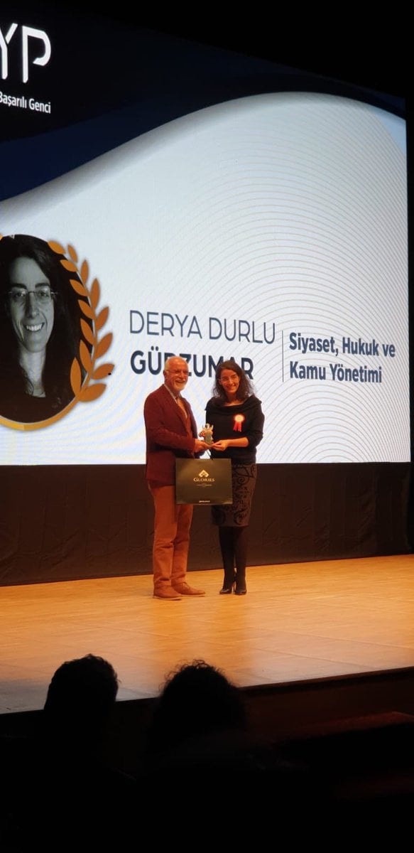 2019 Türkiye’nin 10 Başarılı Genci Yarışmasında Baromuz Üyesi Av. Derya Durlu Gürzumar Birinci Oldu - 2