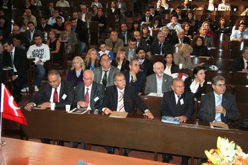 Mesleğe Yeni Başlayan Avukatların Sorunları Forumda Tartışıldı  - 14