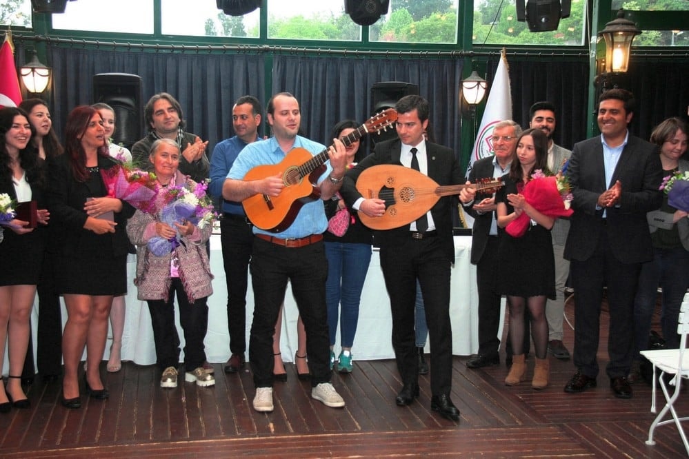 39. Dönem Hukuk İngilizcesi ve Terminoloji Derslerine Katılanlara Törenle Belgeleri Verildi - 11