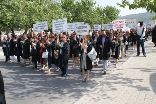 Muğla Barosu Yürüyüş Düzenledi
 - 1