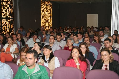 Kadın Hakları Ve Aile İçi Şiddet Konulu Sertifika Programı Devam Ediyor

 - 68