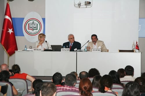 Hukuk Ve Tıp Mensupları Arasında Ortak Dil
 - 35