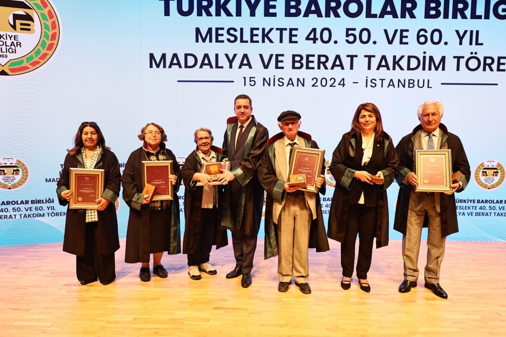 Meslekte 40, 50 ve 60 Yılını Dolduran Meslektaşlarımıza Plaket Verildi - 148