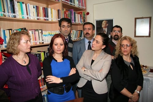 İstanbul Barosu Çalışanları Kemal Türkler Kitaplığı Hizmete Girdi
 - 9