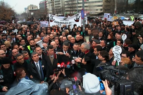 Polis Devleti Değil Hukuk Devleti

 - 92
