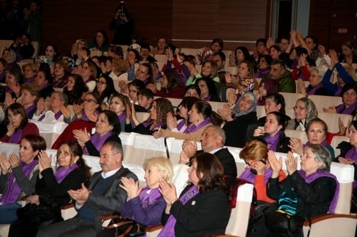 2015 Türkiye’Sinde Kadın
 - 40