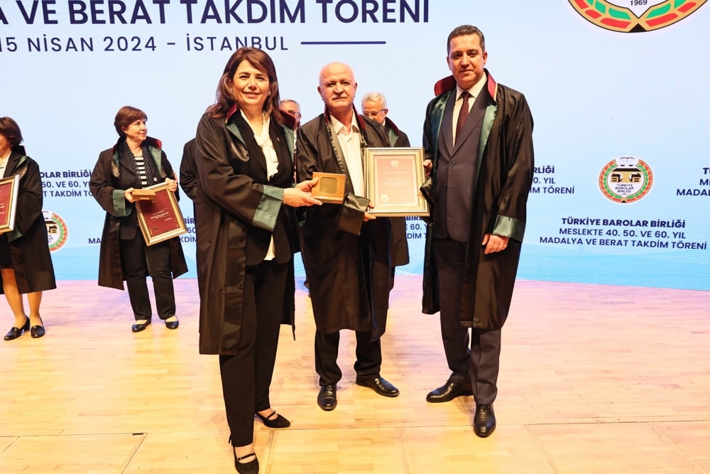 Meslekte 40, 50 ve 60 Yılını Dolduran Meslektaşlarımıza Plaket Verildi - 279