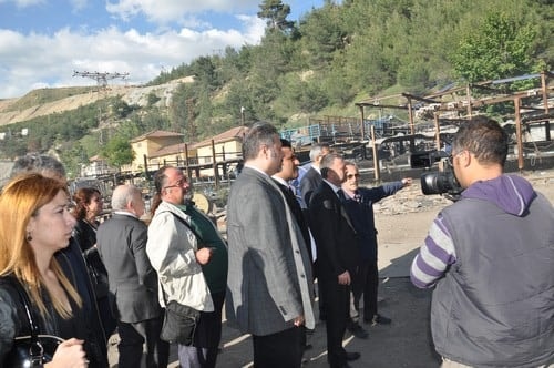 İstanbul Barosu Başkan Ve Yönetim Kurulu Üyeleri, Acıyı Paylaşmak, İncelemelerde Bulunmak İçin Soma’Daydı

 - 82