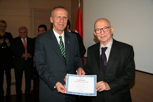 Hukuk Eğitimi Büyük Bir Kaosa Sürüklenmiştir - 102