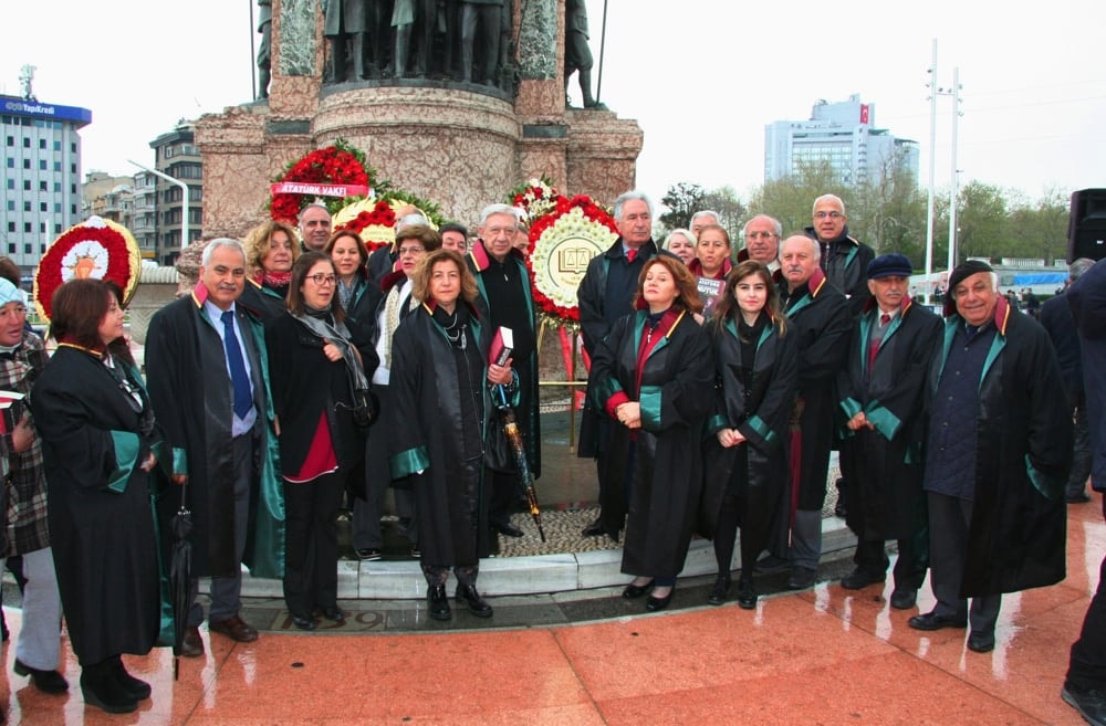 İstanbul Barosu, 23 Nisan Ulusal Egemenlik ve Çocuk Bayramında Taksim Cumhuriyet Anıtındaydı - 64