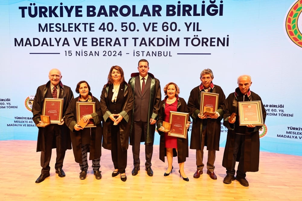 Meslekte 40, 50 ve 60 Yılını Dolduran Meslektaşlarımıza Plaket Verildi - 155