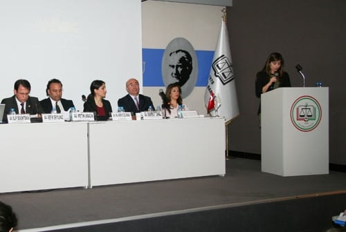 İstanbul Barosu Dış İlişkiler Merkezi Tarafından Düzenlenen
“Sınırlar Ve Sığınmacılar: Bir Suriye Örneği “ Konulu Toplantı Yapıldı - 45