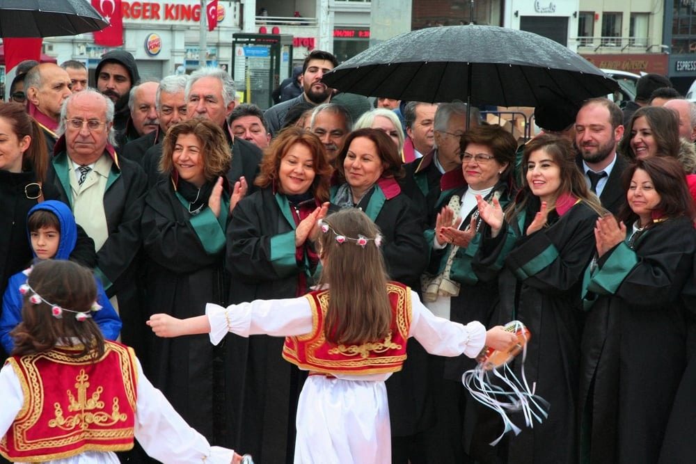 İstanbul Barosu, 23 Nisan Ulusal Egemenlik ve Çocuk Bayramında Taksim Cumhuriyet Anıtındaydı - 40