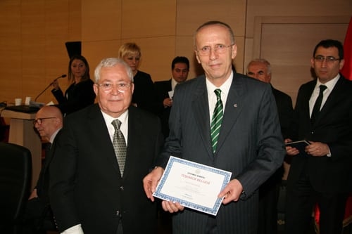 Hukuk Eğitimi Büyük Bir Kaosa Sürüklenmiştir - 96