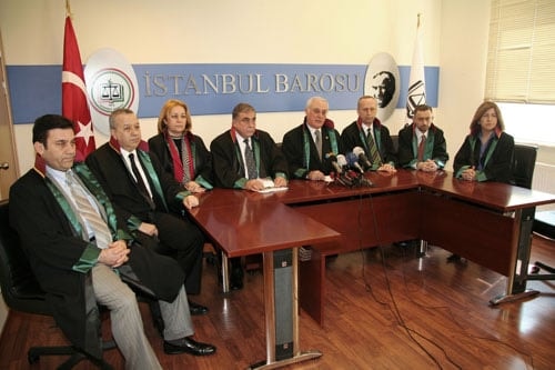 Anayasa Değişiklikleri Hukuk Devletine 
Darbe Niteliğindedir