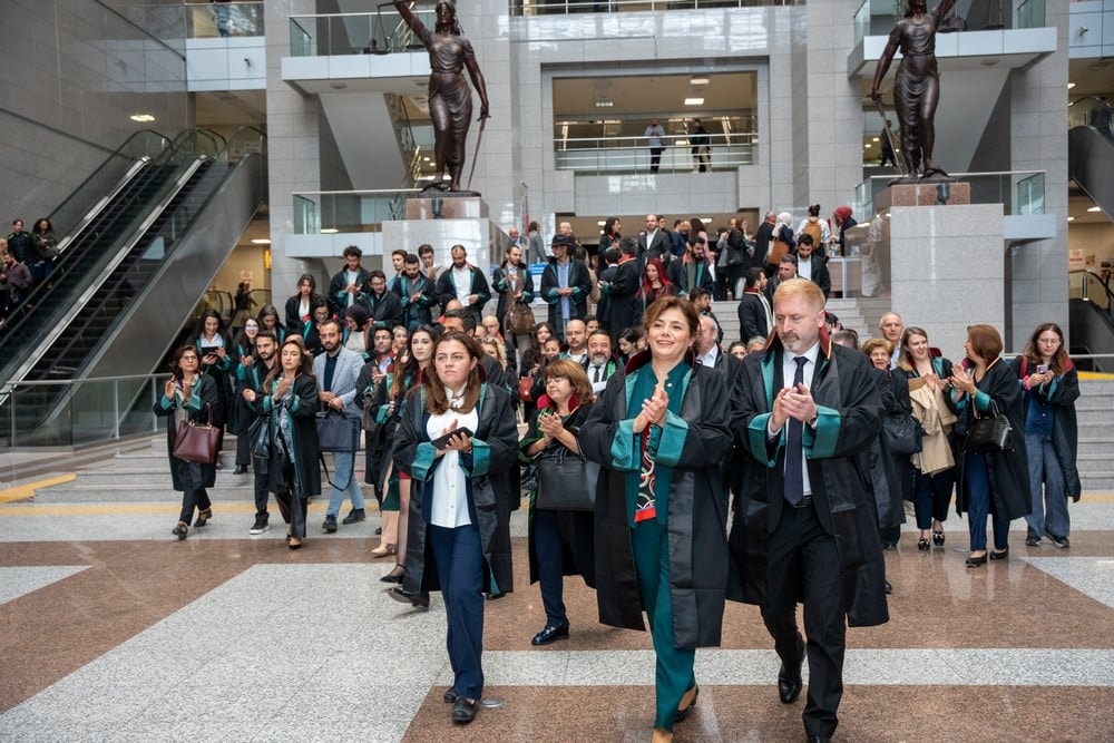İstanbul Barosu'ndan CMK Ücret Tarifelerinin AAÜT'ye Yükseltilmesi için Çağlayan Adliyesi Önünde Basın Açıklaması - 2