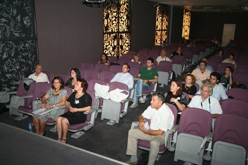 Sağlık Çalışanları, Diğerlerinden
16 Kat Daha Fazla Şiddet Görüyor - 4