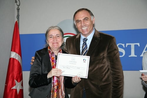 20. Dönem Hukuk İngilizcesi Ve Terminolojisi 
Derslerini Tamamlayanlara 
Katılım Belgeleri Verildi
 - 15