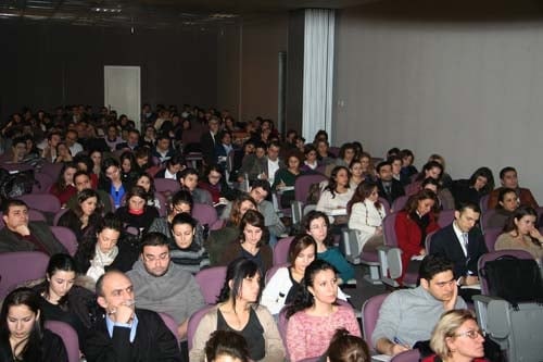 Kadın Hakları Ve Aile İçi Şiddet Semineri Devam Ediyor

 - 3