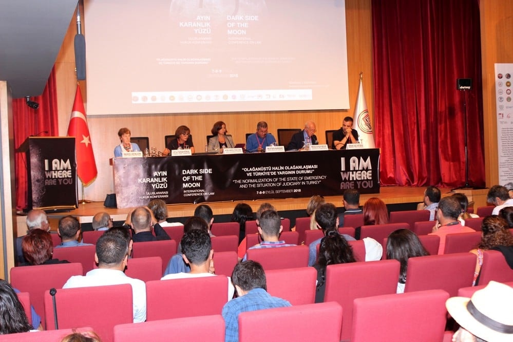 Uluslararası Konferans: ‘Ayın Karanlık Yüzü’ - 181