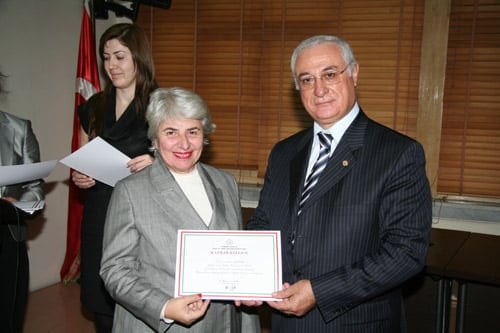 Fikri Ve Sınaî Mülkiyet Hukuku Vı. Eğitim Programını

Tamamlayanlara Belgeleri Verildi 
 - 11