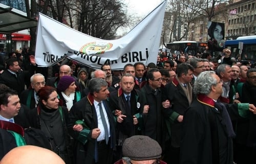 Polis Devleti Değil Hukuk Devleti

 - 48