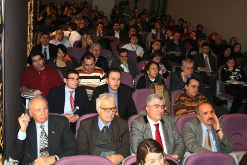 İnternet Yasasında Bıçak Sırtı:
Özgürlük Mü? Güvenlik Mi? - 10