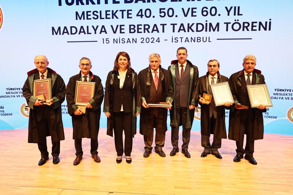Meslekte 40, 50 ve 60 Yılını Dolduran Meslektaşlarımıza Plaket Verildi - 208