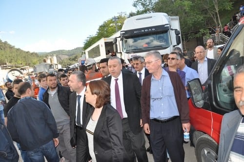 İstanbul Barosu Başkan Ve Yönetim Kurulu Üyeleri, Acıyı Paylaşmak, İncelemelerde Bulunmak İçin Soma’Daydı

 - 80