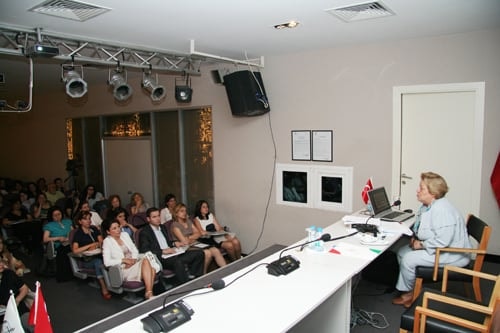 Kadın Hakları Merkezi Eğitim Semineri Yapıldı
 - 24